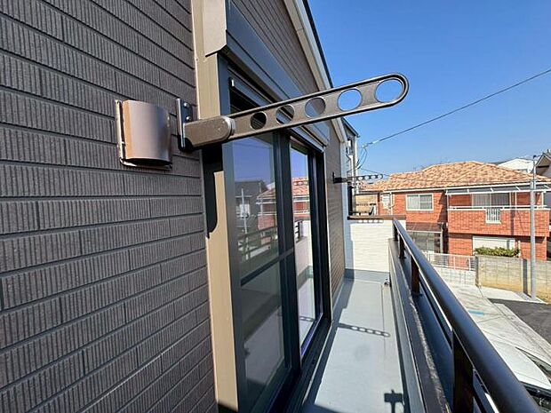 【【バルコニー】】上下可動式の物干し金物付なのでお洗濯物が干しやすい！