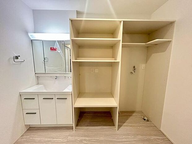 【洗面】洗面室に嬉しい収納をプラス!タオルや洗剤のストックも使う場所にすぐしまえて毎日快適。