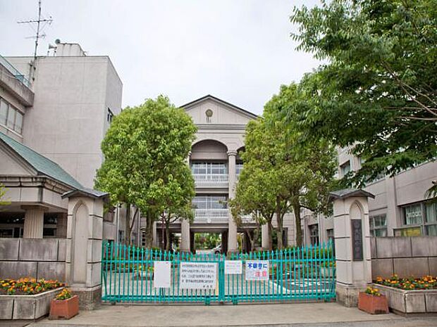 越谷市立大袋小学校（約260m）