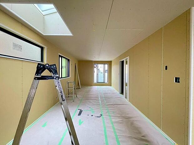 【内観】◆着々建築中!建築中ですが室内の広さ等ご体感出来ますので、是非ご見学ください!※2026.9月撮影