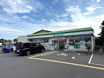 ファミリーマート朝霞膝折一丁目店 200m(徒歩3分)