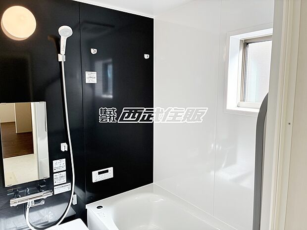 【バスルーム】 落ち着いたお色が素敵なバスルームです。