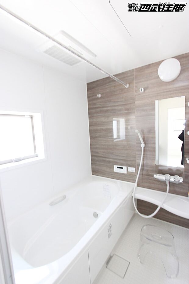 【浴室】【バスルーム】 落ち着いたお色が素敵なバスルームです。同仕様写真