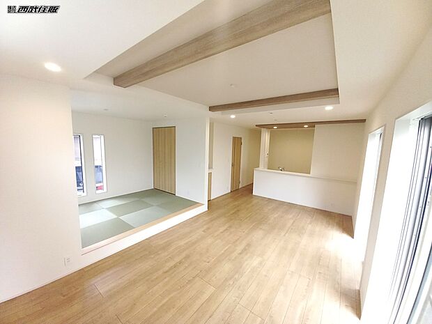 【リビング】【リビング】家族が集まっても余裕の空間ですね!同仕様写真