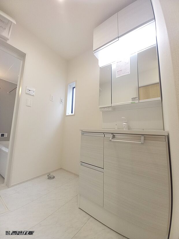 【洗面台・洗面所】【シャワードレッサー】とても使い勝手の良いシャワードレッサーです。同仕様写真