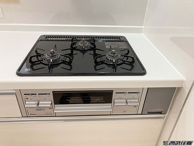 【非公開】【3口ガスコンロ】 お料理がはかどりそうですね!グリルもついています。同仕様写真