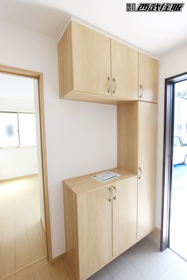 【玄関】【玄関】シューズボックス付きなので玄関まわりがスッキリします。同仕様写真