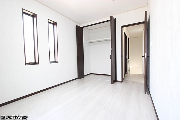 【洋室】【2階・洋室】クローゼットのある明るいお部屋です。同仕様写真