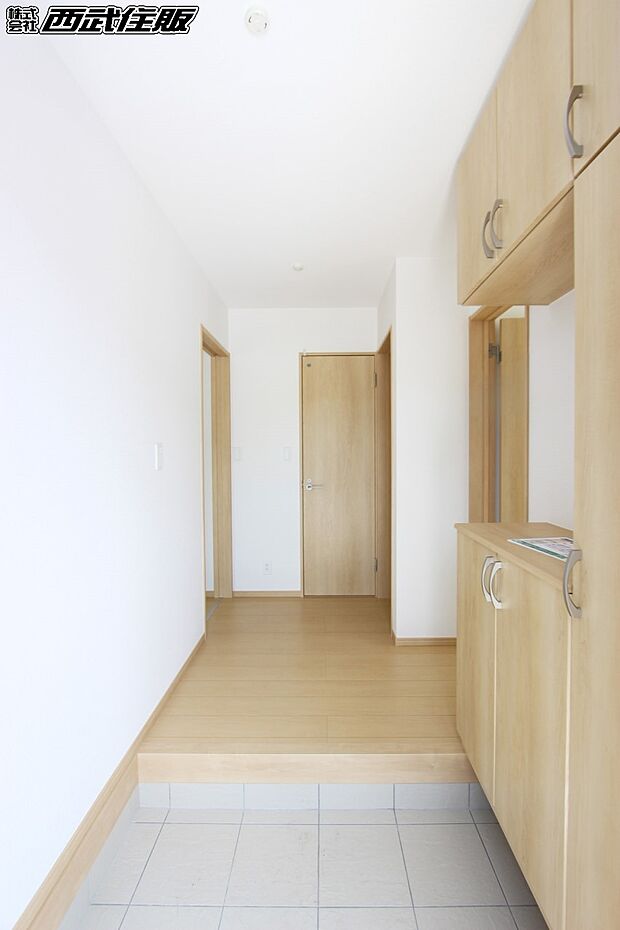 【玄関】【玄関ホール】広々とした玄関ホールです！同仕様写真