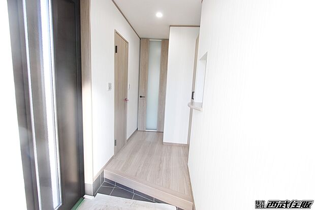 【玄関】【玄関ホール】とても広く素敵な玄関ホールです！同仕様写真