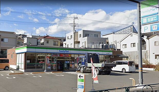 ファミリーマート 青梅成木街道店（約200m・徒歩3分）