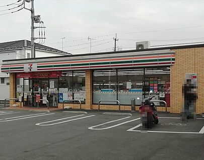 セブン-イレブン 福生牛浜駅東店 478m(6分)