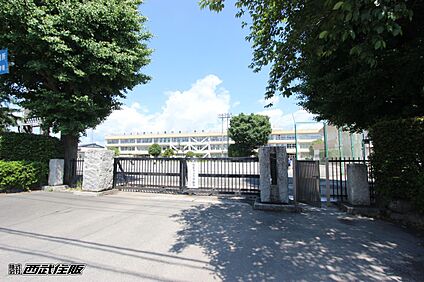 あきる野市立東秋留小学校 311m(4分)