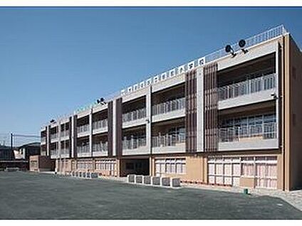 世田谷区立給田小学校 427ｍ