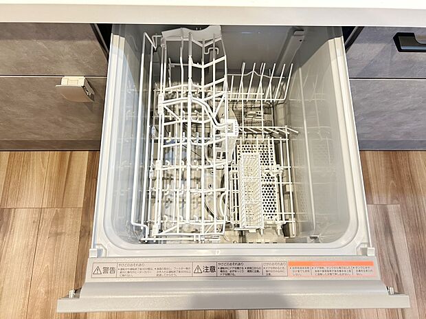 【食器洗浄乾燥機】ご家族の食器を洗浄してくれる家事の強い味方。