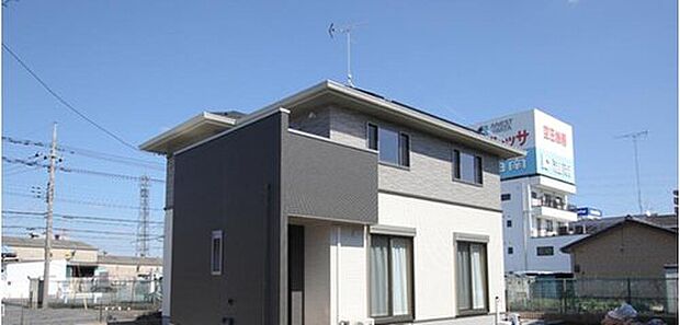 No.3
販売価格:3640万円(税込)
敷地面積:227.81m2(68.91坪)
建物面積:55.48m2(16.75坪)