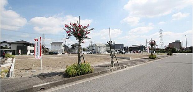 区画整理内の陽当たりの良い6区画の分譲地です。