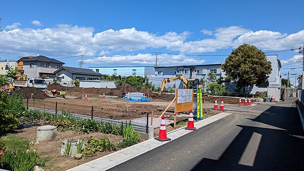 現地をご案内しながら、環境や区画等のご説明をいたします。