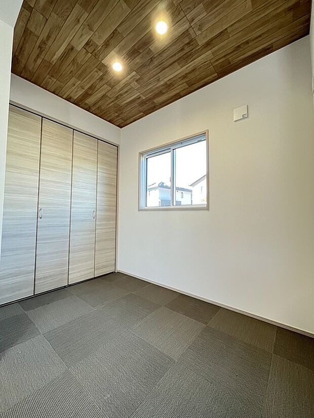 【セカンドルーム】No.17-7
LDKに直結したセカンドルームは、家族のくつろぎスペースやお子さまの遊びスペースに最適◎
室内（2025年3月）撮影