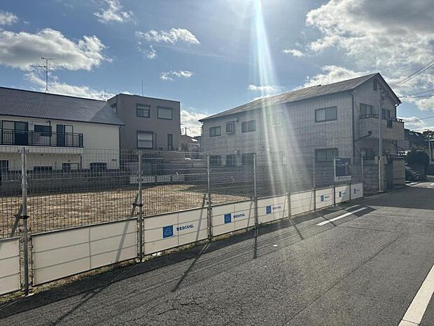 現地写真前面道路から(2024年2月撮影)