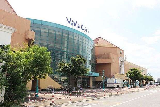 ビバシティ彦根(約1,300m・徒歩17分)