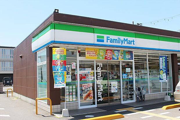 ファミリーマート城陽平川店（約660m・徒歩9分）