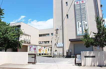 大津市立瀬田中学校 約2270m(徒歩29分)