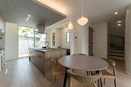 ＜9-3号地分譲住宅　ダイニングキッチン＞