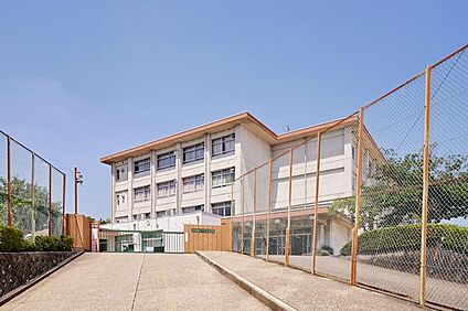 奈良市立富雄南中学校 1750m(21分)