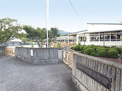 紀見幼稚園 約1360m(徒歩17分)