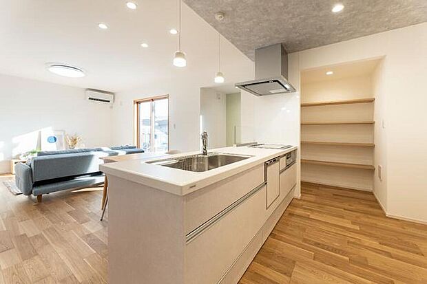 【No.11】キッチン
IHクッキングヒーター・食器洗い乾燥機搭載のシステムキッチン。