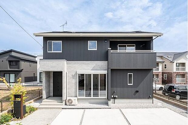 【現地外観写真】No.5
販売価格(税込)/3350万円
敷地面積/172.75m2(52.25坪)
建物面積/107.64m2(32.50坪)