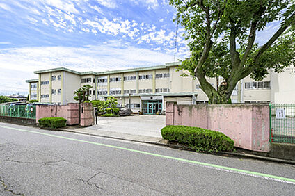 前橋市立大利根小学校 450ｍ～500ｍ (徒歩７分)