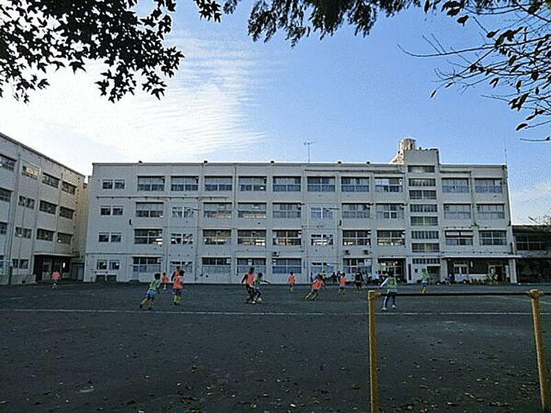 横浜市立深谷小学校まで486m