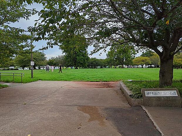 屋敷ふれあい公園まで951m