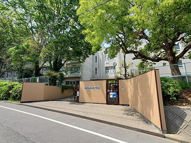 枚方市立東香里中学校まで914m