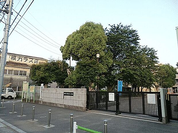 調布市立飛田給小学校まで959m
