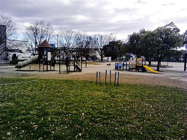 山下公園まで1019m