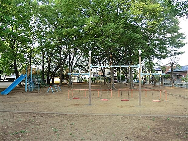 本郷第2公園まで1423m