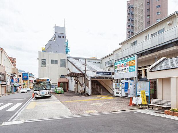 京成電鉄「京成小岩」駅まで880m