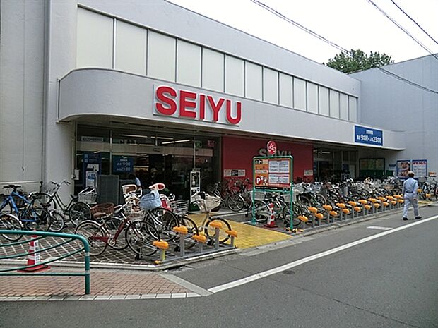 西友下井草店まで340m