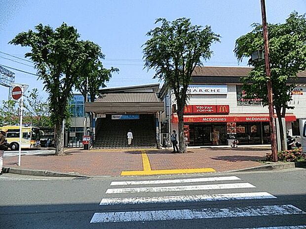 小田急江ノ島線「善行」駅まで1200m