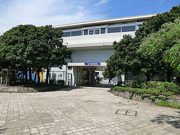 シーサイドライン「海の公園南口」駅まで640m