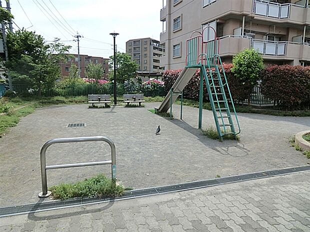 境児童遊園まで659m