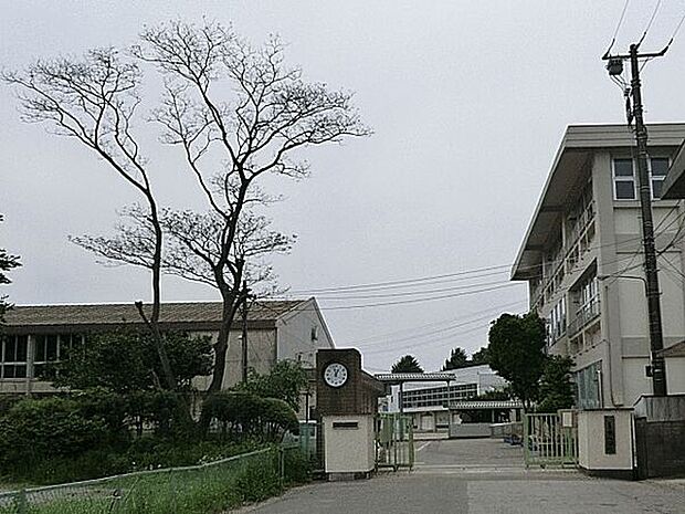 流山市立東小学校まで1836m