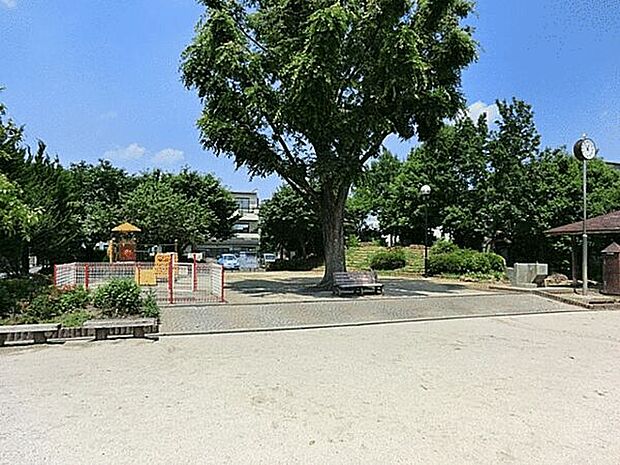 さつき公園まで276m