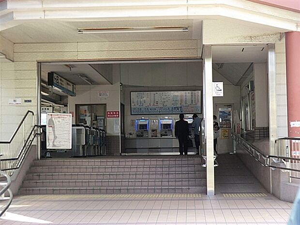 京浜急行電鉄「穴守稲荷」駅まで640m