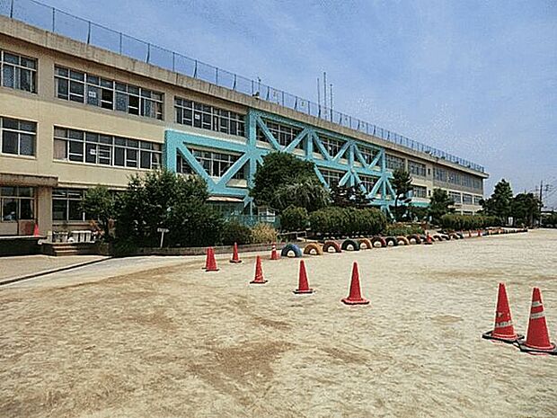 鎌ケ谷市立鎌ケ谷小学校まで591m