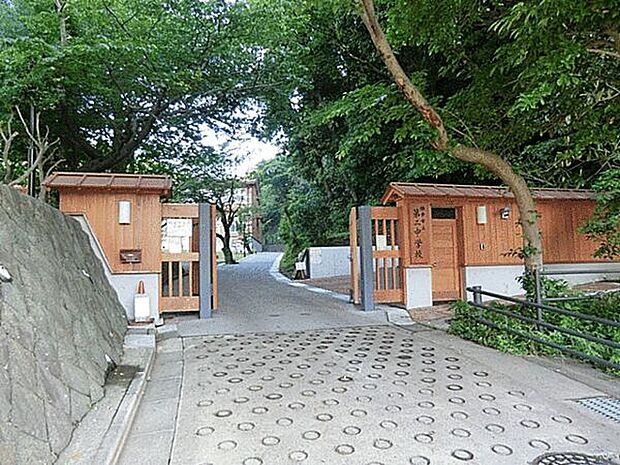 鎌倉市立第二中学校まで2077m