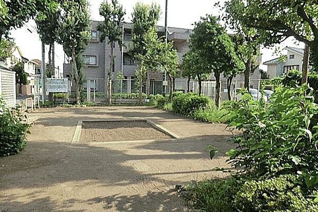 芝久保一丁目第１公園まで706m